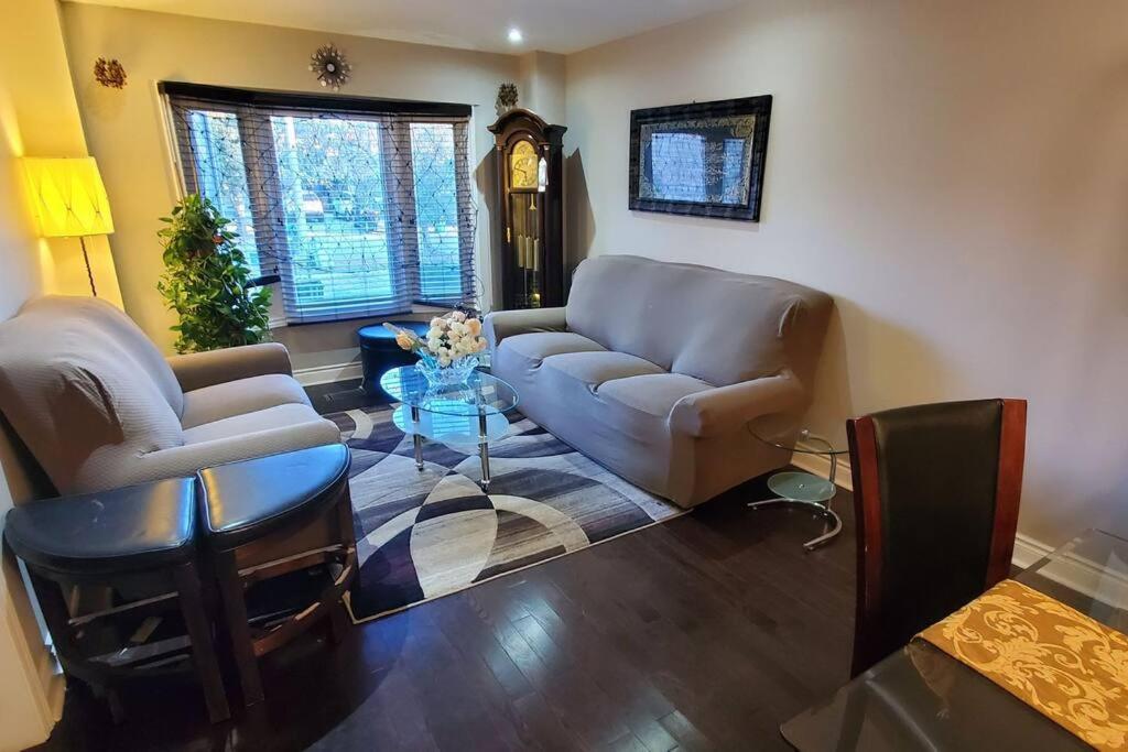 Beautiful House In Mississauga Apartment Luaran gambar